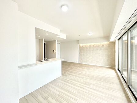 内装「無料オンライン相談」受付中!落ち着いた雰囲気のLDKは家族みんなの快適空間