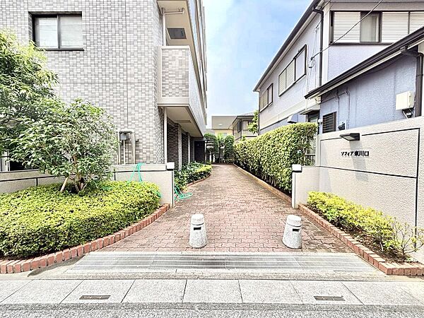 外観「無料オンライン相談」受付中！落ち着いた雰囲気のエントランス
