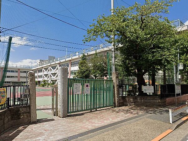 小学校 700m 北区立豊川小学校