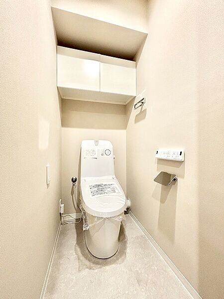明るく清潔感のあるトイレです。