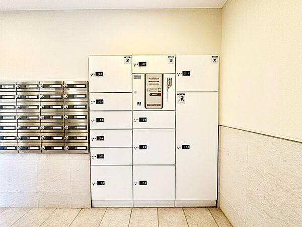 留守時のお荷物の受け取りもできる宅配ボックス