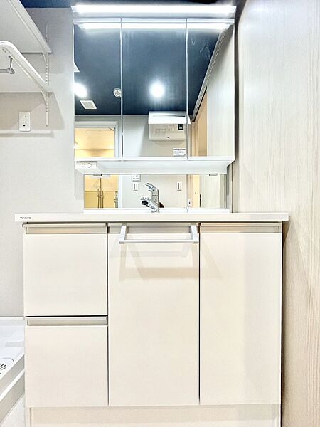 内装「無料オンライン相談」受付中！清潔感ある洗面化粧室で朝の身支度も快適
