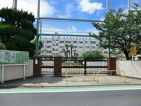 中学校 220m 足立区立第五中学校