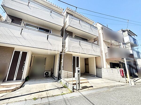 上質感あふれる外観デザイン。魅力の住まいを実現。