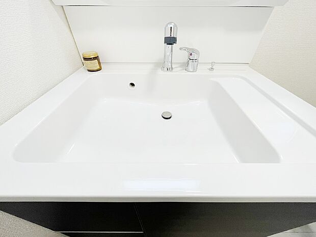 ハンドシャワー付き!使いやすい洗面台。