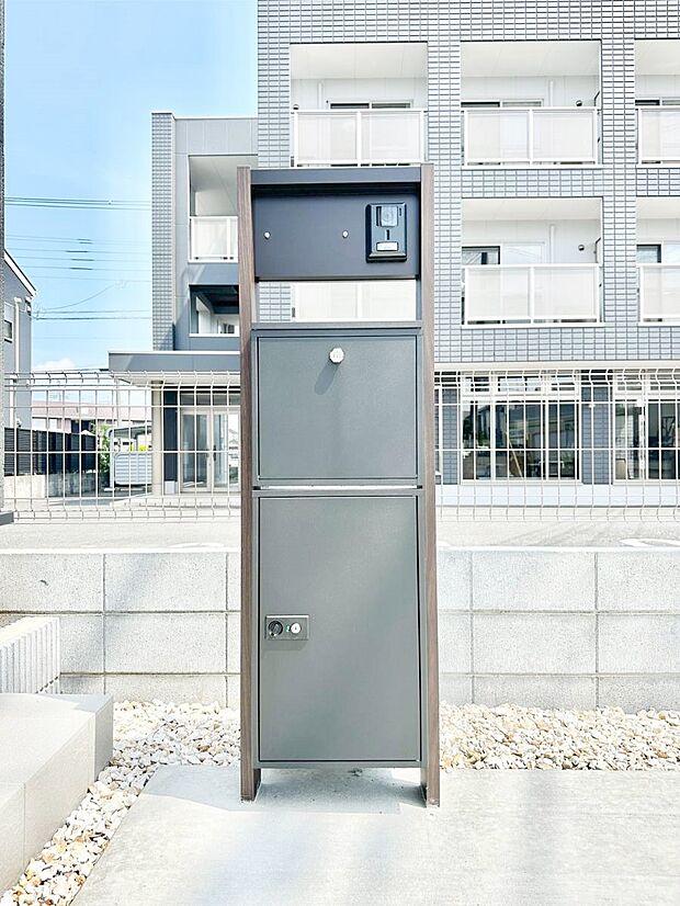 留守時の荷物の受け取りに便利な宅配ボックス