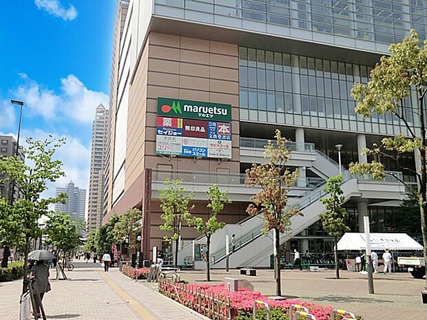 スーパー 793m マルエツ 川口キュポラ店