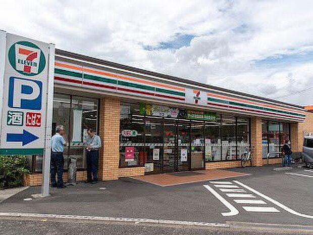コンビニ 300m セブン-イレブン 足立大谷田店