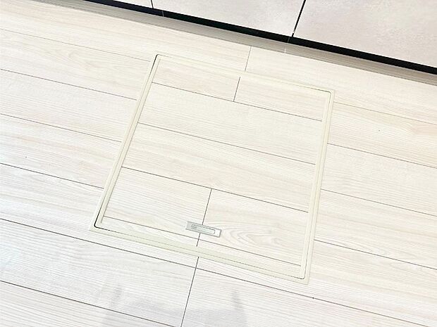 床下収納付き!日用品・非常用品の収納にも大活躍。