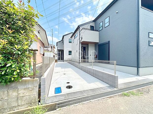 前面道路はきちんと整備されています