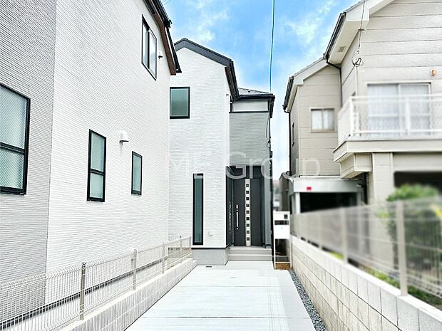たっぷりの陽光と心地よい風が舞い込む住まい