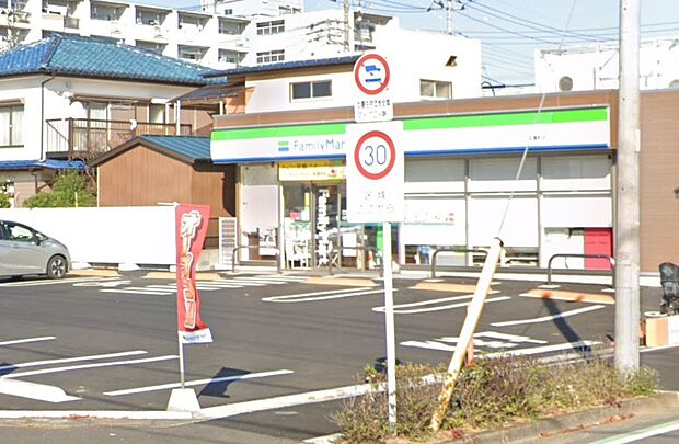 コンビニ 400m ファミリーマート 川口北園町店