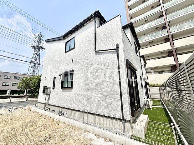 外観「無料オンライン相談」受付中!たっぷりの陽光と開放感に包まれる明るい住まい