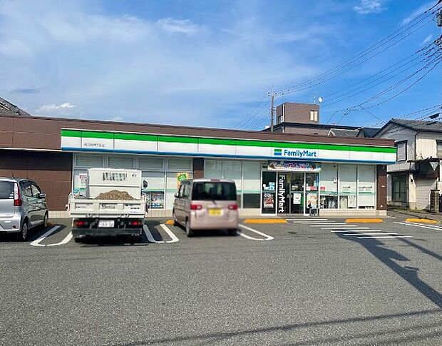 コンビニ 300m ファミリーマート 南花畑四丁目店