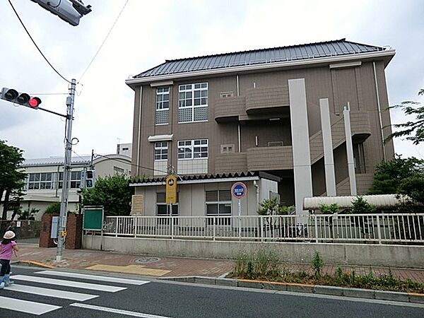 中学校 1820m 足立区立第十一中学校