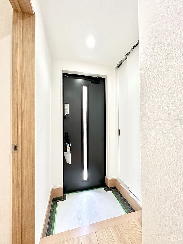 明るい玄関はお客様をお出迎えするのにぴったりです!