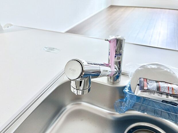 いつでも清潔なおいしいお水を。一つの水栓で水道水と浄水を使い分け。