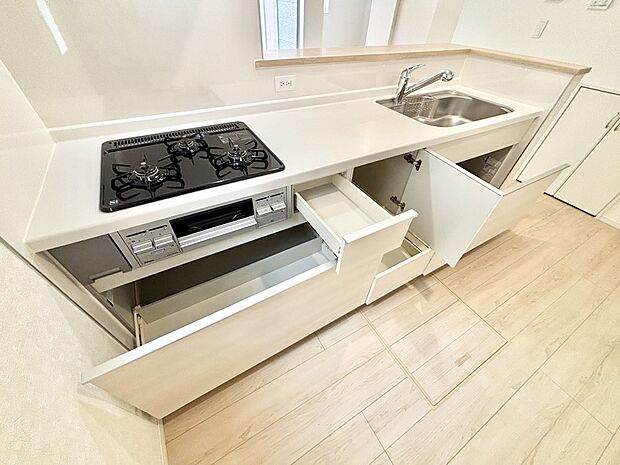 使いやすさを優先したスライド式収納タイプ!