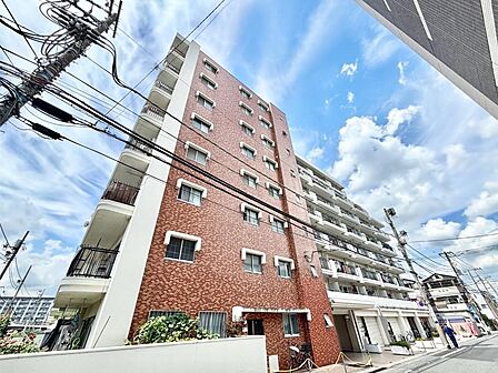 溢れる陽光でご家族の笑顔も輝く