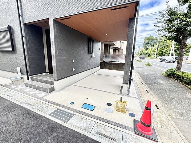 ビルトインタイプは大切なお車を傷や汚れから守ることができます。