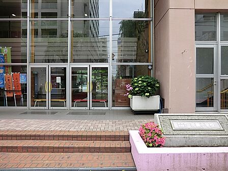 小学校 290m 新宿区立花園小学校