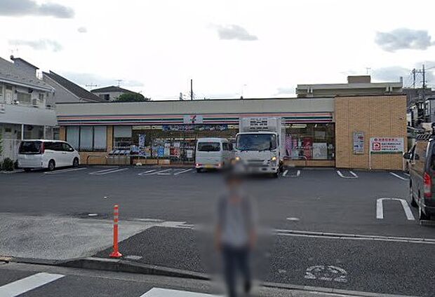 コンビニ 140m セブン-イレブン 足立鹿浜3丁目店