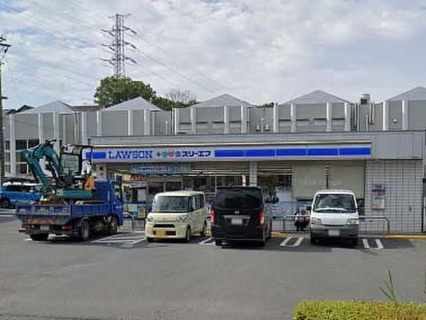 コンビニ 300m ローソン・スリーエフ 川口北原台店