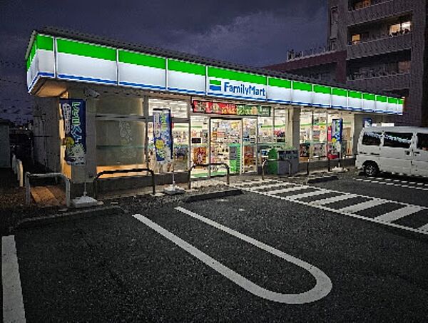 コンビニ 170m ファミリーマート 石神井台七丁目店
