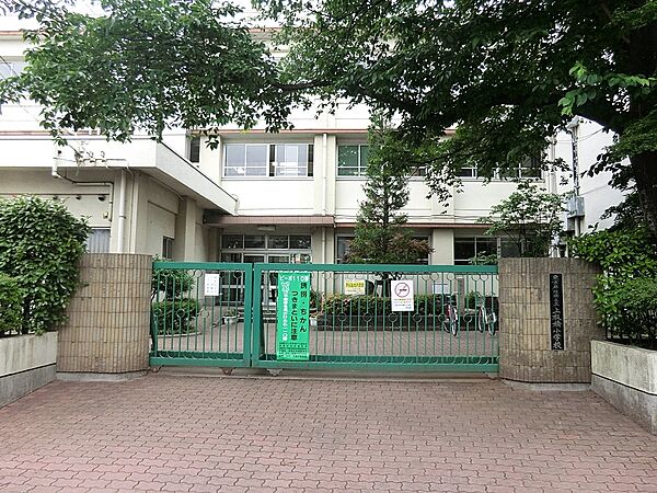 小学校 560m 板橋区立上板橋小学校