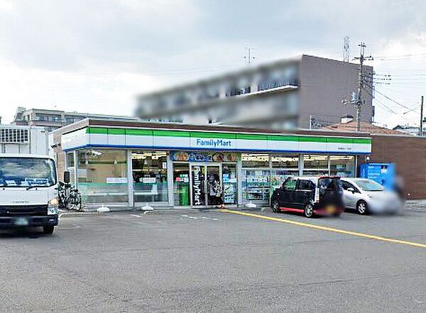 コンビニ 340m ファミリーマート 新座東北一丁目店
