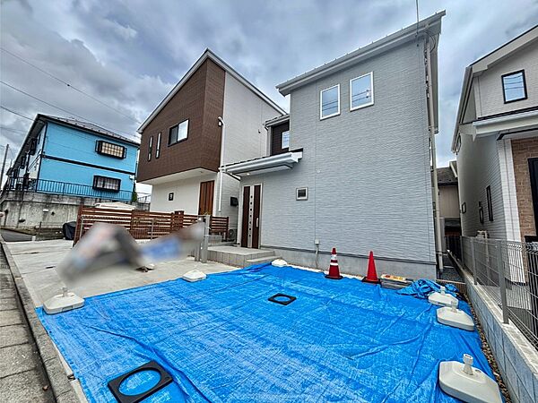洗練された外観、上質な住空間が広がる室内は永く安心して過ごせる住居です。