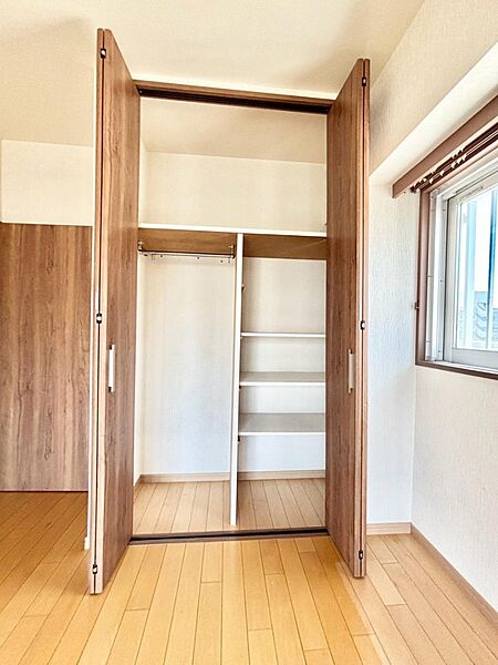 たっぷりの収納スペースでいつでも住空間がスッキリ保てそう