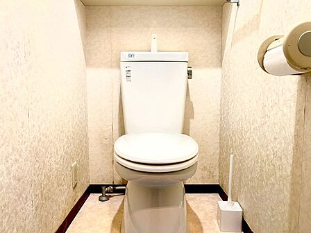 内装「無料オンライン相談」受付中！明るく清潔感のあるトイレです。  