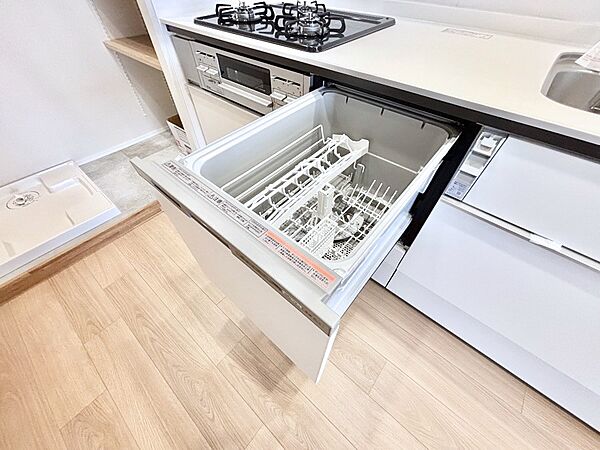 面倒なお片づけは食洗機にお任せ！家事の負担が減って、時間にも気持ちにもゆとりができます。