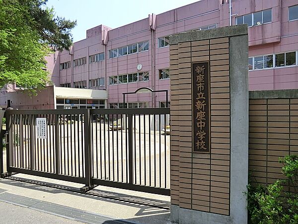 中学校 1590m 新座市立新座中学校