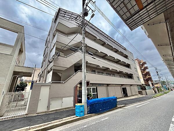 溢れる陽光でご家族の笑顔も輝く