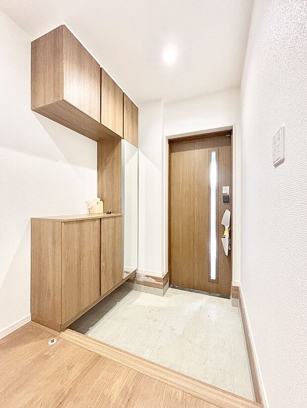 明るい玄関はお客様をお出迎えするのにぴったりです!