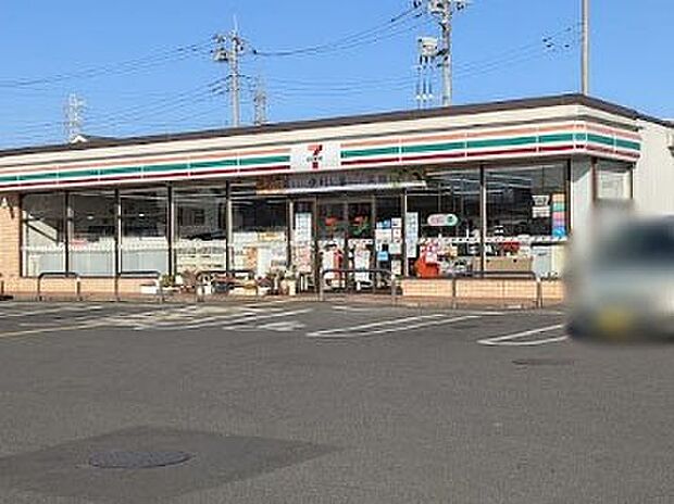 コンビニ 600m セブン-イレブン 川口新堀店