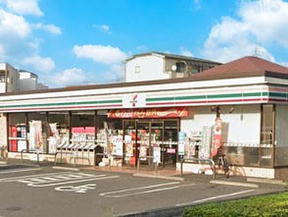 コンビニ 600m セブン-イレブン 川口戸塚4丁目店