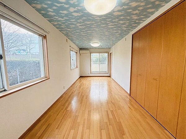 内装「無料オンライン相談」受付中！爽やかな日差しがお部屋全体を優しく包み込んでくれます