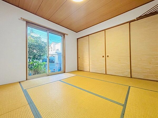 内装「無料オンライン相談」受付中！お子様の遊び場や来客時のおもてなしの場所として重宝します。