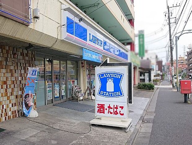 コンビニ 698m ローソン 西台店