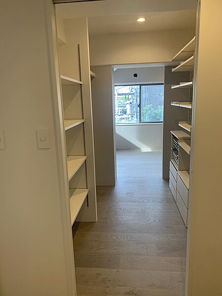 ウォークインクローゼットのある住まいでスッキリ快適な生活を