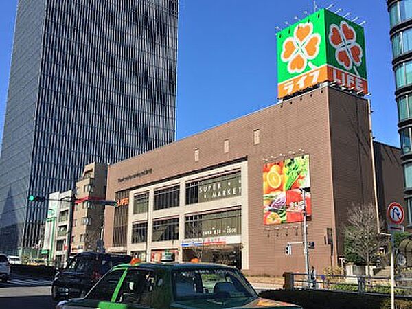スーパー 700m ライフ中野坂上店