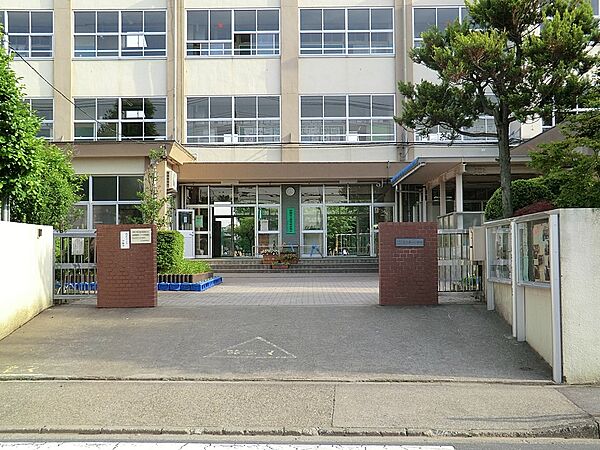 小学校 470m 足立区立鹿浜第一小学校