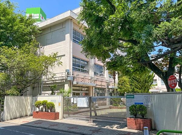 小学校 150m 板橋区立板橋第六小学校