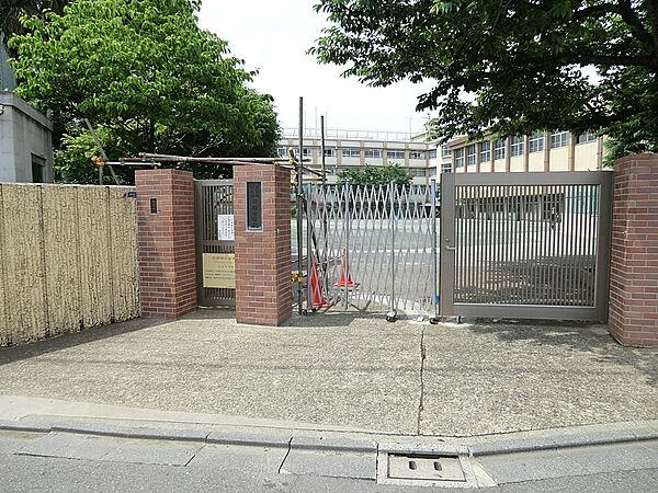 中学校 1700m 北区立田端中学校