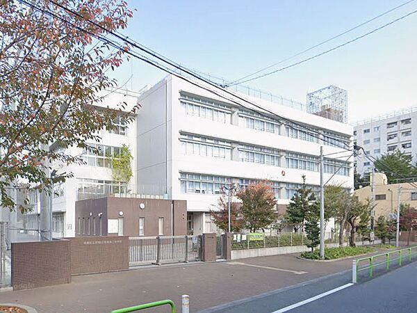 中学校 780m 板橋区立板橋第三中学校