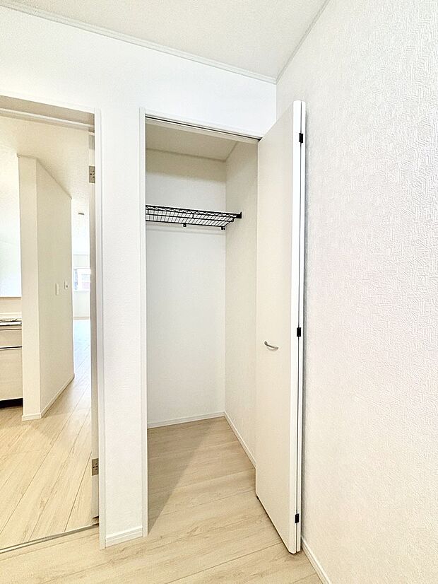 便利なリネン庫で、スッキリした使いやすい洗面室に