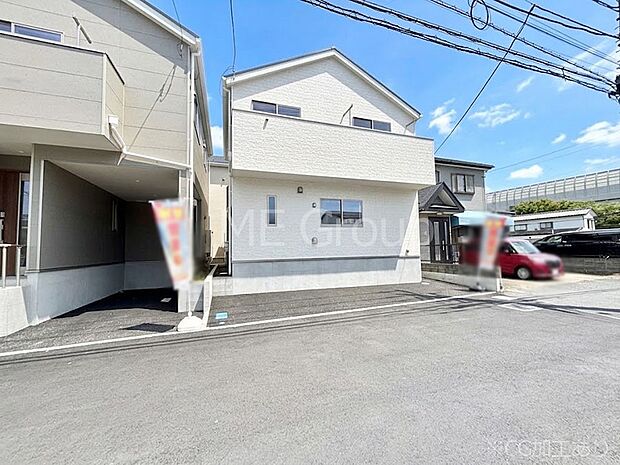 前面道路はきちんと整備されています